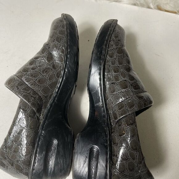 BOC clogs slip on dark gray croc print Sz10W - Picture 6 of 8